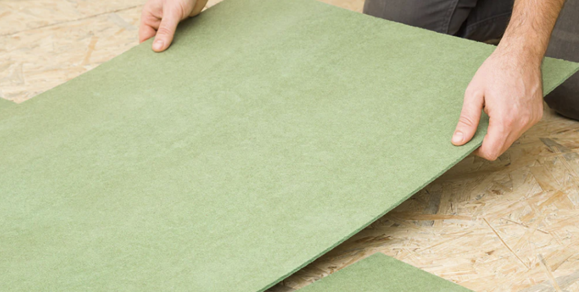 Floating floors installation in high-rises reduces impact noise with acoustic underlays, improving comfort and meeting building standards.